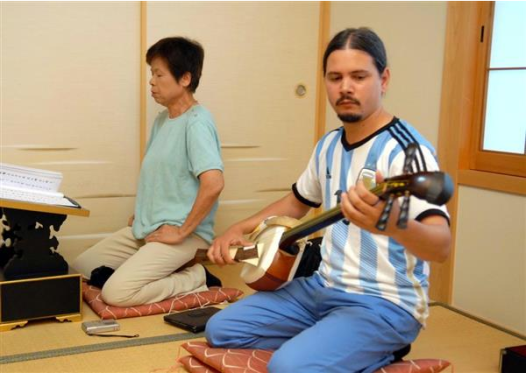 Sankei Shimbun - Yeshua Shamisen.png